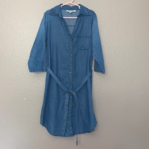 Speed Limit MPH Girl Button Down Denim Dress with Belt. Size 10. 3/4 sleeves - Picture 2 of 5